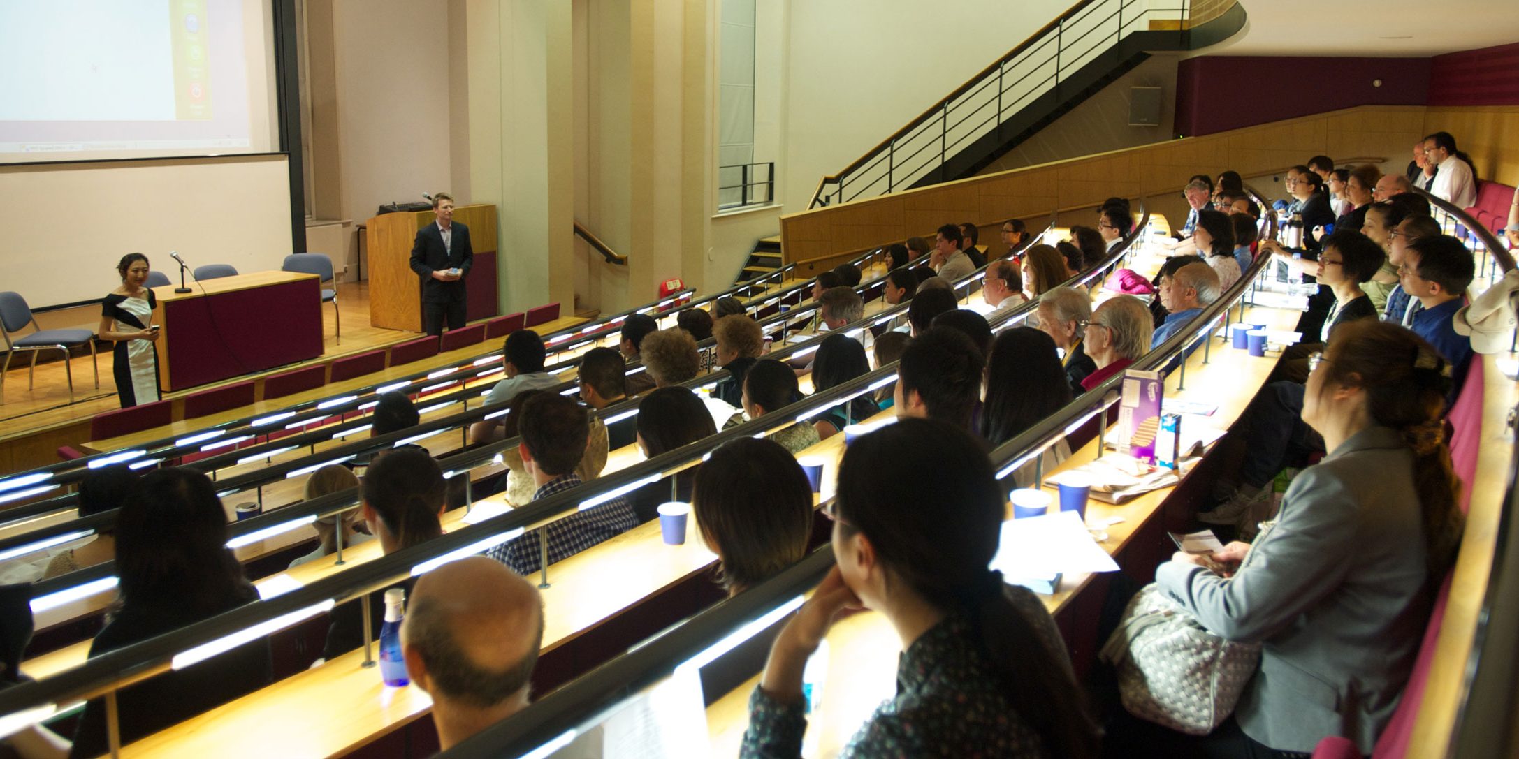 <span class='yzk_title_15511'>FEF2011_premiere01</span>